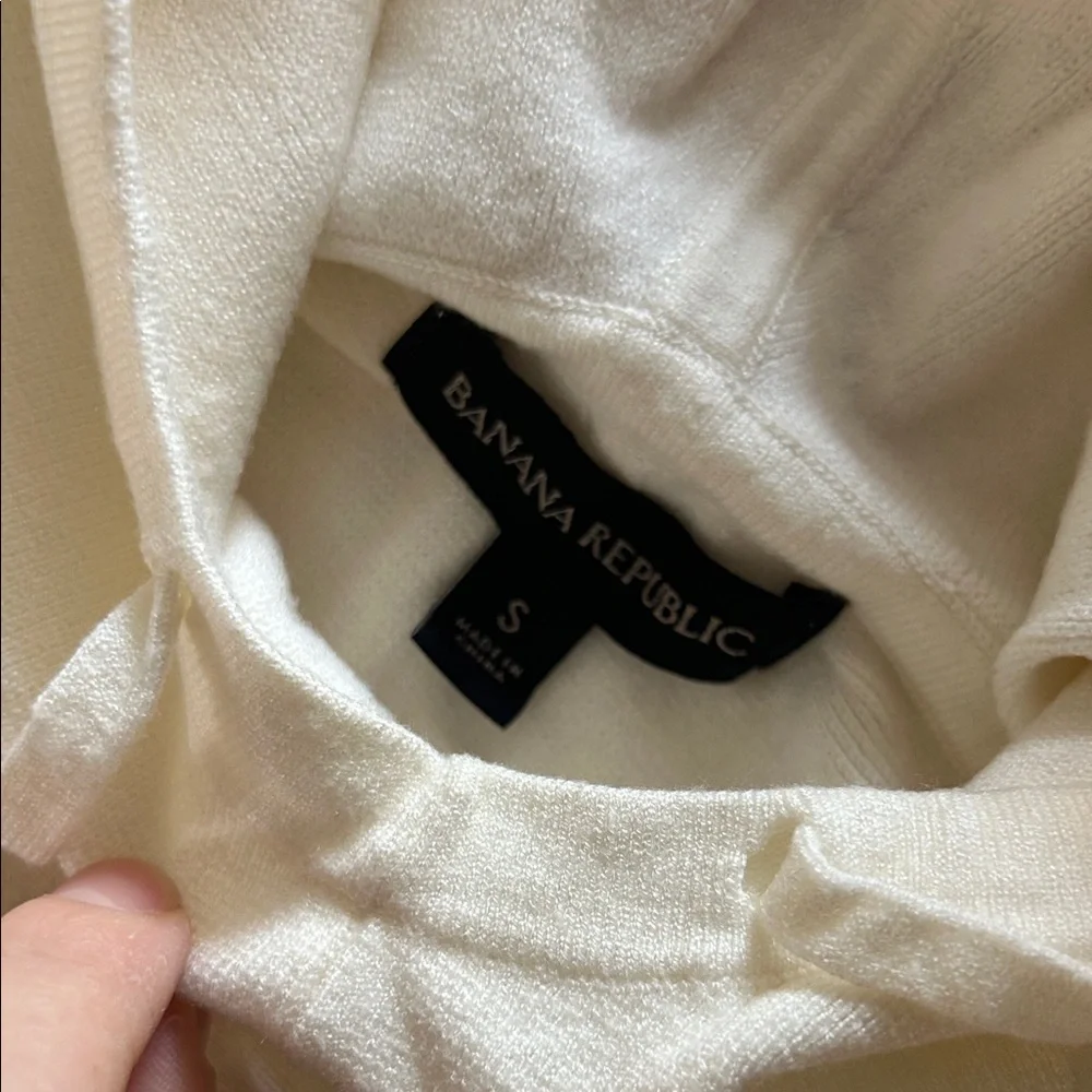 Banana Republic Cream Track Suit - Picture 2 of 10
